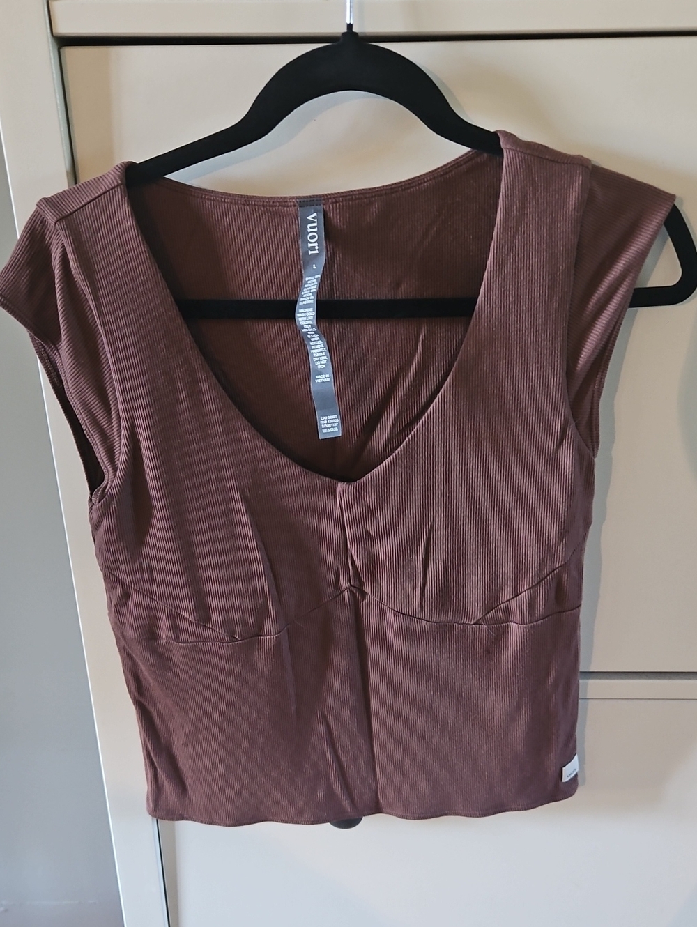 Vuori Sleeveless Cove V Neck